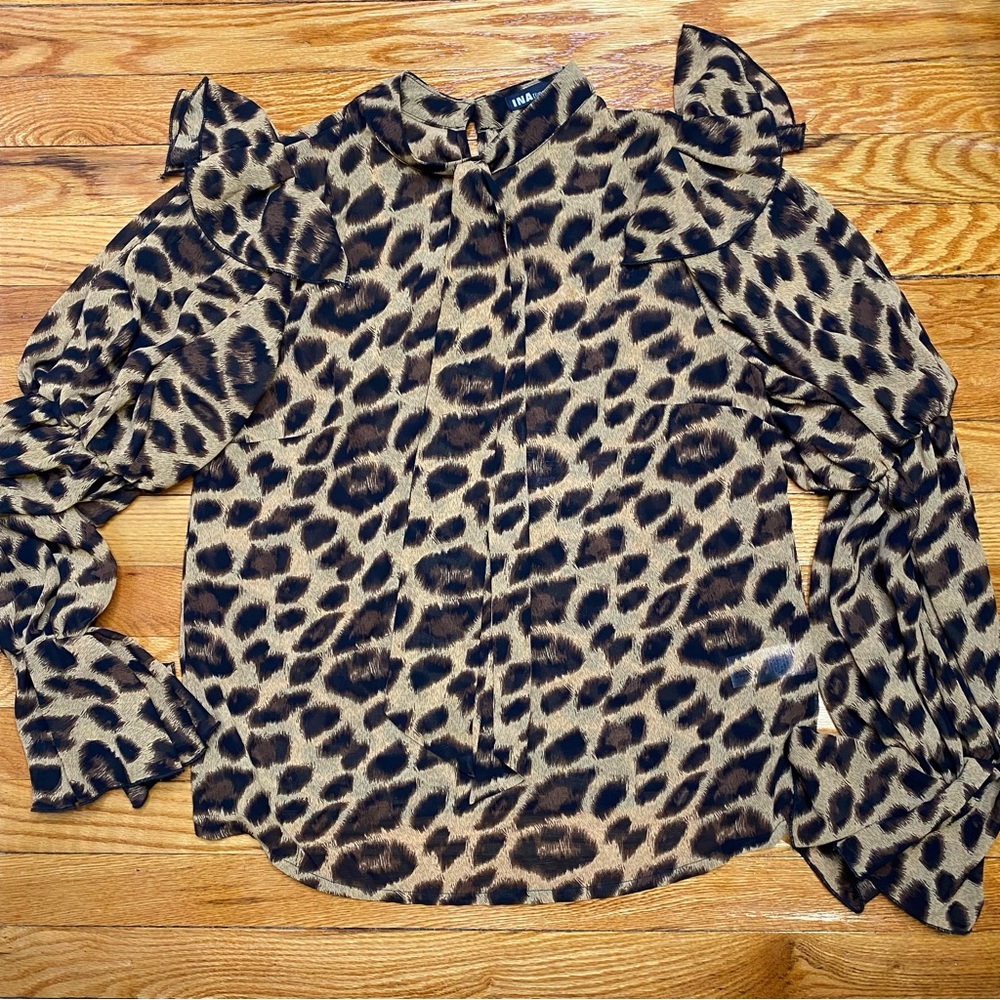 Women’s INA Brand Leopard Print Top. Size Medium.